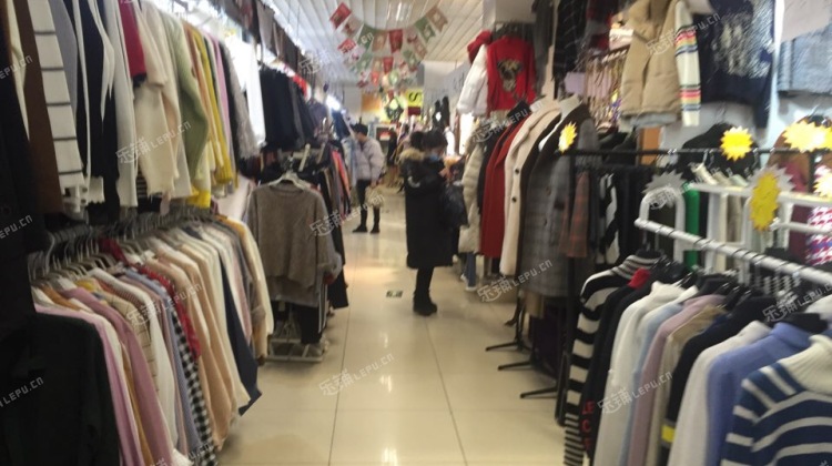 西城西单堂子胡同6㎡服装店转让,大照/集体照