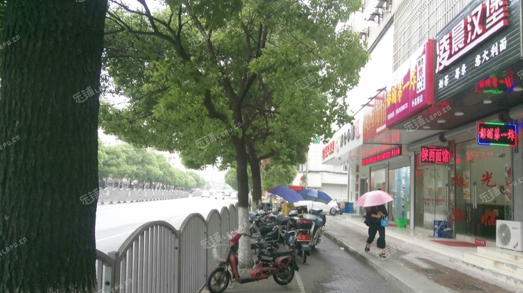 浦东外高桥张杨北路50㎡小吃快餐店窗口转让个人照可用可明火可餐饮