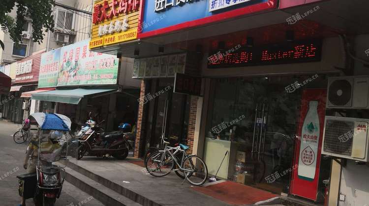 宝山淞宝永清路37㎡休闲食品店转让,个人照可用