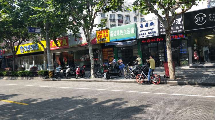 浦东金桥台儿庄路50㎡服装店转让,公司照可过户