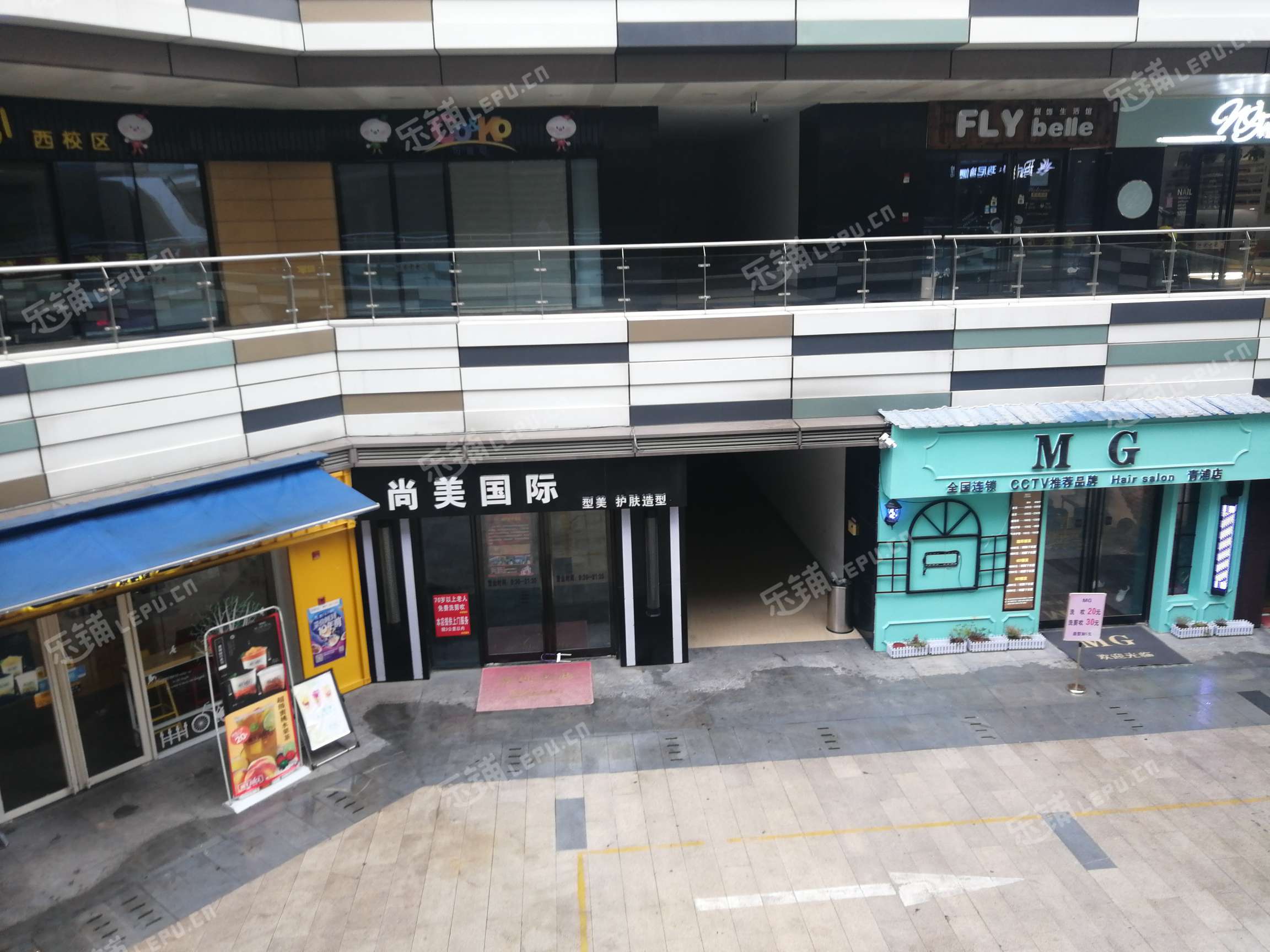 青浦盈浦淀山湖大道86㎡美发店转让,可办照