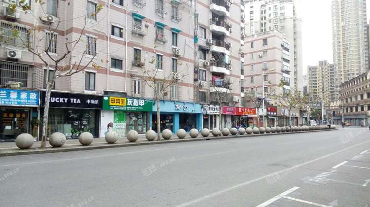 普陀长寿路叶家宅路30㎡小吃快餐店窗口转让可办照