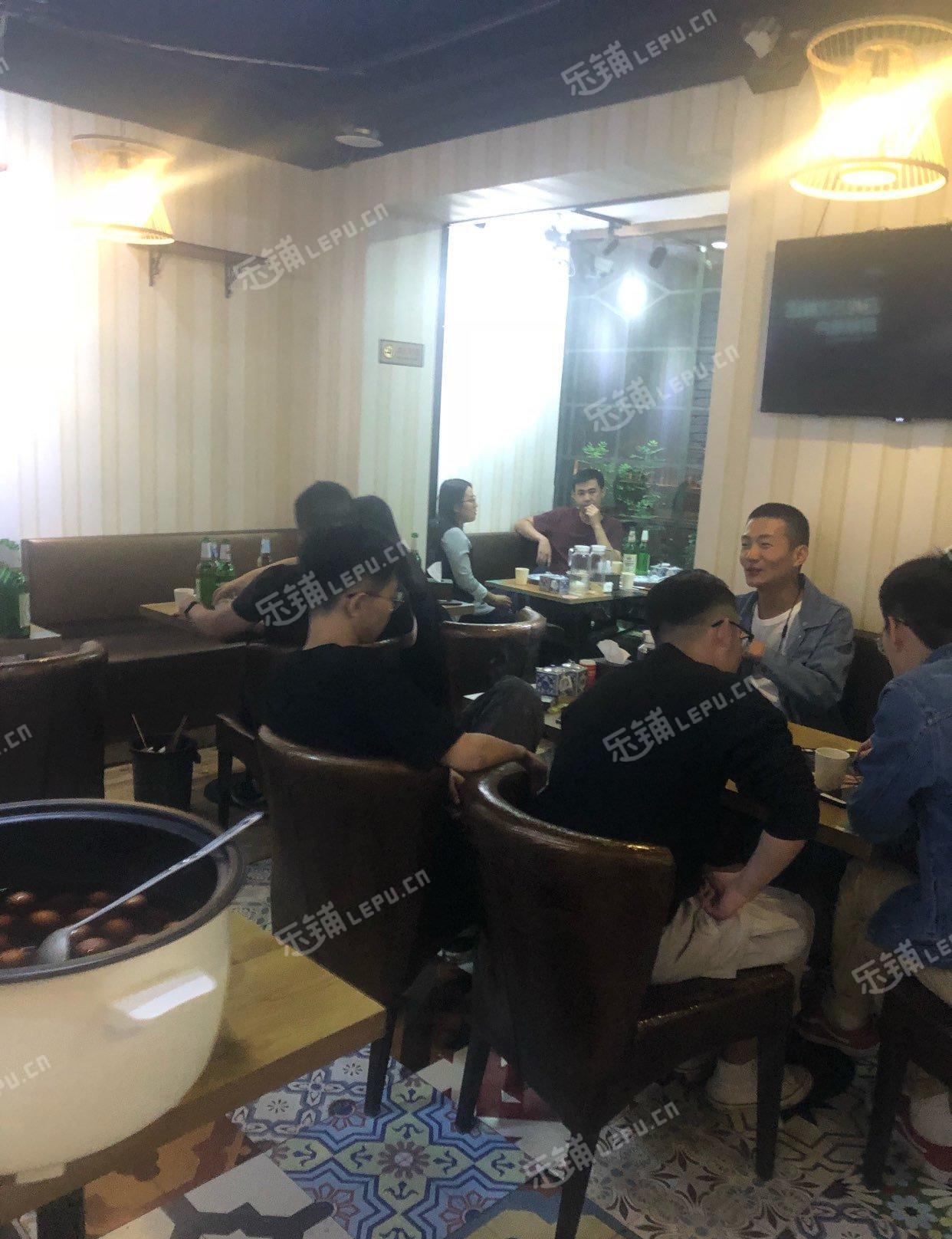 朝阳定福庄朝阳路130㎡小吃快餐店转让，公司照可过户，可明火，可餐饮