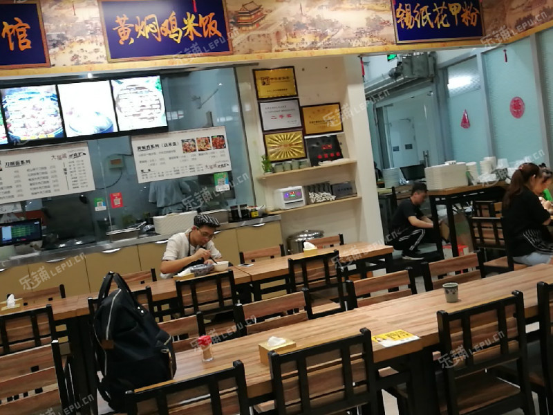 朝阳东大桥光华路180㎡家常菜馆出租，不可办照，可明火，可餐饮