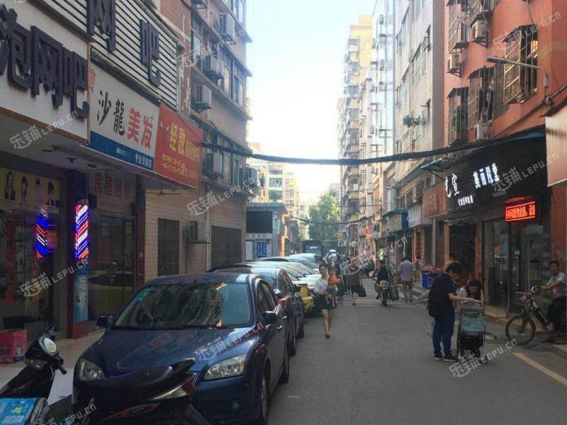 龙岗区布吉街沙龙路30㎡美发店转让,可办照,可餐饮